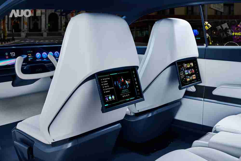 彩霸王将于CES 展示全新Smart Cockpit 2024，，可紧密串连使用者多元需求，，并革新座舱内部的应用和设计，，，带来身历其境且引人入胜的视觉飨宴，，满足驾乘人员的全方位体验
